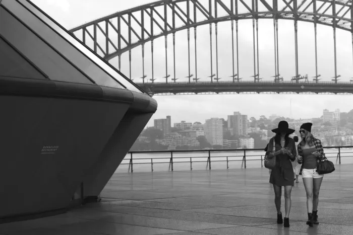 人，人，鞋，服装，鞋，服装，建筑，建筑