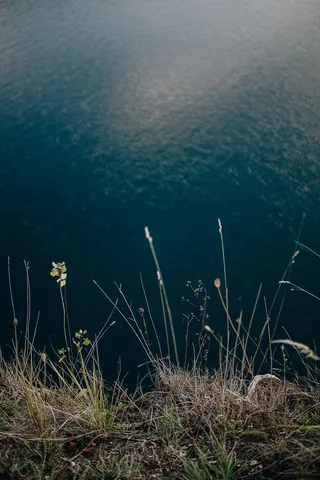 Zakrzówek水库，这座古老的石灰岩采石场被洪水淹没