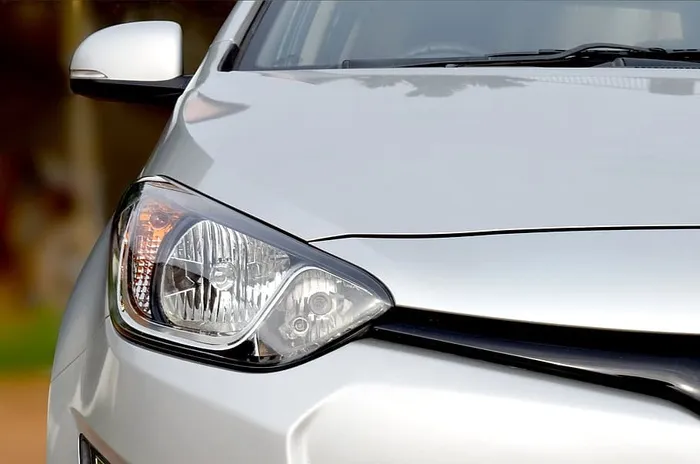 汽车前部特写镜头