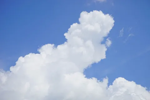 云,云的形成,白色,天空,蓝色,积云,云的形成,一团团的云 云,云的形成,白色,天空,蓝色,积云,云的形成,一团团的云