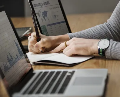 使用圆珠笔的人员 使用圆珠笔的人员