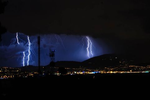 闪电，雷雨，天空，夜晚，闪电纬线，闪电，闪电，自然界的力量