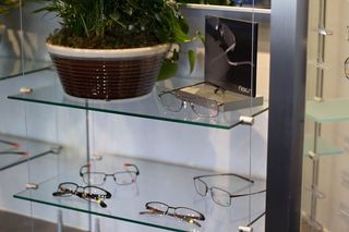 眼镜, 眼睛护理, 屈曲, 室内, 盆栽, 没有人, 桌子, 植物