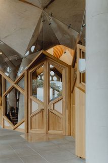 西班牙巴塞罗那高迪设计的萨格拉达家族大教堂