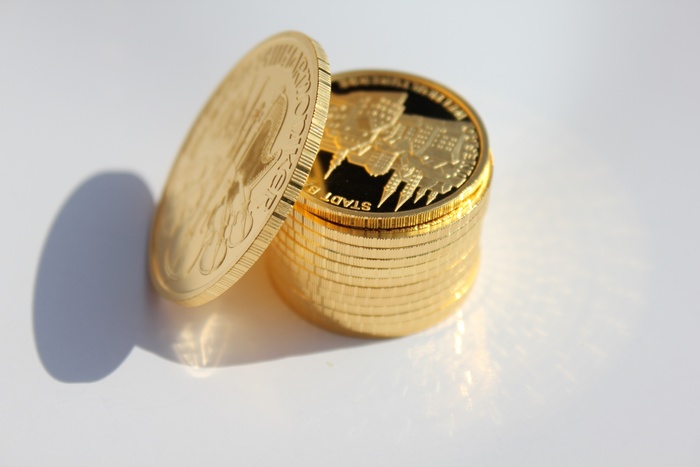 堆叠，圆形金色硬币，金币，金属，货币，黄金，硬币，室内