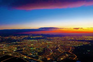 城市，在傍晚，黎明，日落，夜晚，建筑，灯光，建筑