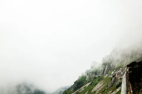 山、有盖、雾、雾、高地、岩石、自然、景观 山、有盖、雾、雾、高地、岩石、自然、景观