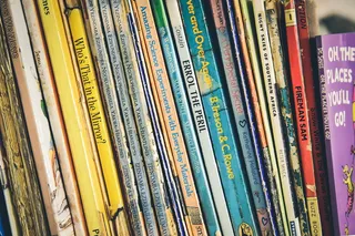 分类标题藏书、书架、书籍、数据、教育、图形、知识、图书馆