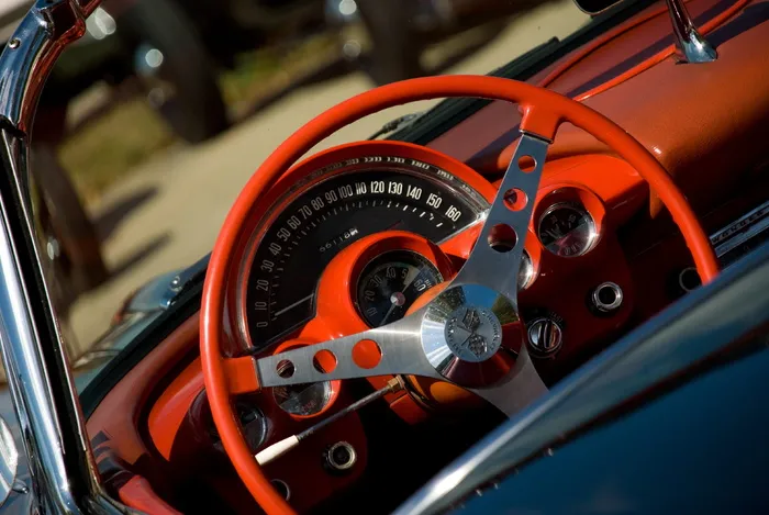 经典，红色，汽车，内饰，旧，汽车，年轻，路上的汽车