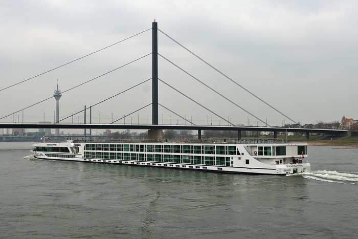 驳船，river，rhin，düsseldorf，由结构、水、建筑或船舶建造