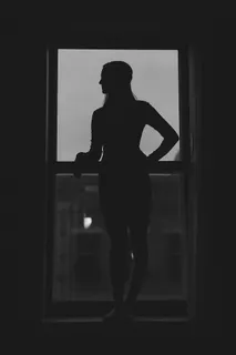 成人、背光、黑白、黑暗、室内、灯光、模特、人 成人、背光、黑白、黑暗、室内、灯光、模特、人