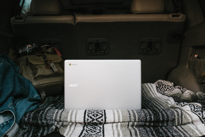 白色Acer Chromebook笔记本电脑