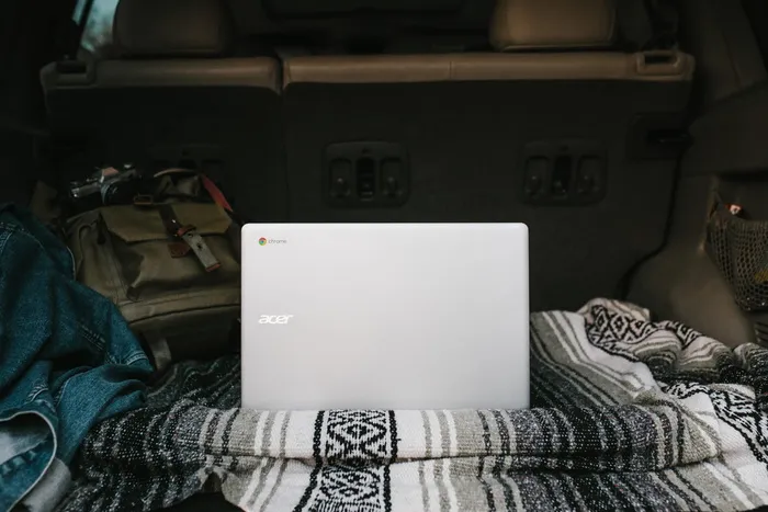白色Acer Chromebook笔记本电脑