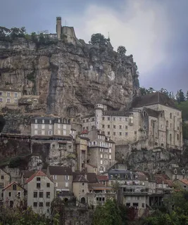 混凝土、房屋、绿色、树叶、树木、rocamadour、中世纪、村庄 混凝土、房屋、绿色、树叶、树木、rocamadour、中世纪、村庄