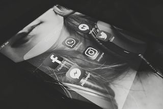 人物、单色、秀、桌面、计算机图形、黑白、facebook、whatsapp