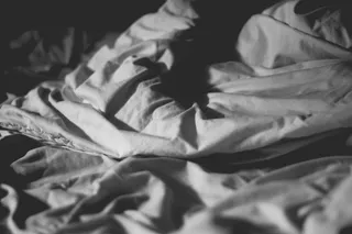 白色，黑白，床，卧室，褶皱，特写，花瓣，室内