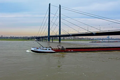 水域、运输系统、旅行、船只、河流、船舶、桥梁、杜塞尔多夫