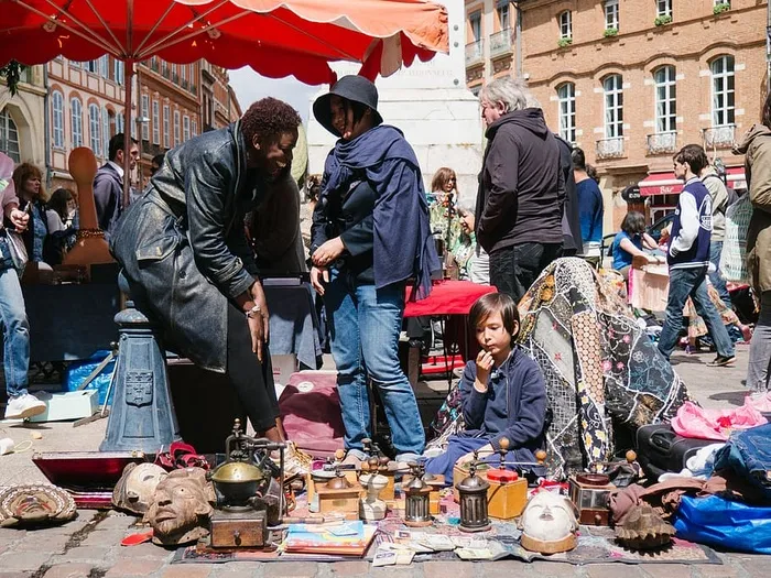 法国、图卢兹、葡萄酒、葡萄酒市场、儿童、微笑、街道、人们