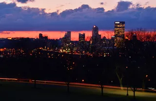 美国匹兹堡，schenley公园，日落，公园，天空，城市景观，城市灯光