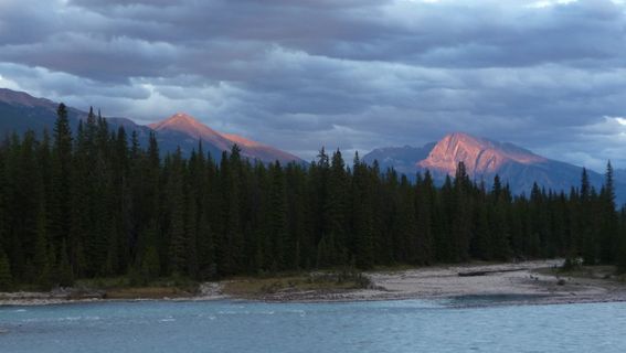 加拿大西部，国家公园，水，山，云天，自然之美，天空
