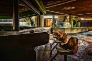 柜台，酒吧，酒吧凳子，凳子，美食，废弃的地方，丢失的地方，pforphoto