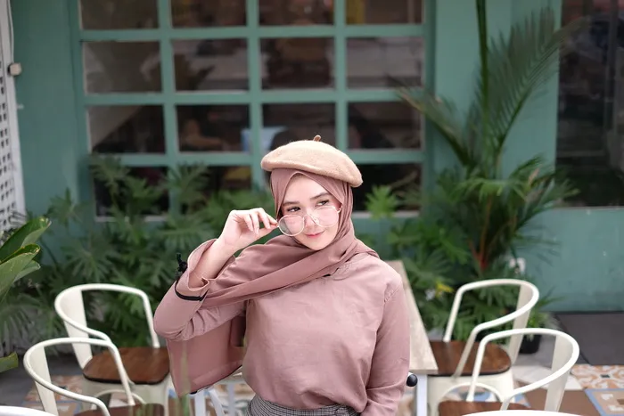 戴眼镜的女人