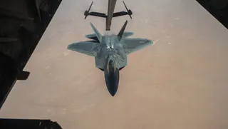 f-22、猛禽、隐形、飞机、航空、飞行、加油、军事
