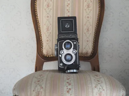 相机，椅子，双镜头反光相机，yashica flex，复古风格，技术，室内，怀旧