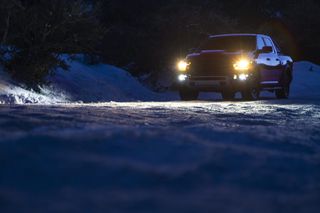 卡车，冬季，12月，降雪，重灯，运输方式，运输，陆地车辆