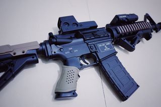 武器，枪支，通讯，室内，无人，手枪，静物，摄影棚拍摄