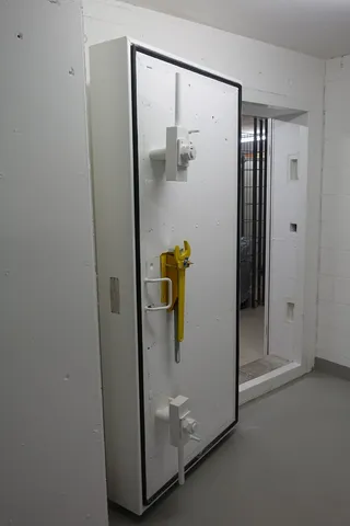 金库门，燃料库门，燃料库，实心，钢，备用，门，核燃料库