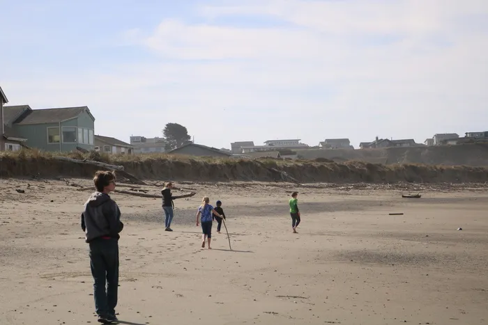 人、人、土壤、户外、自然、船、交通、车辆