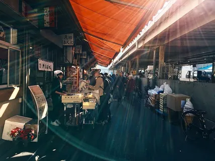 市场、人群、街道、太阳耀斑、太阳眩光、城市、人群、真实人群 市场、人群、街道、太阳耀斑、太阳眩光、城市、人群、真实人群