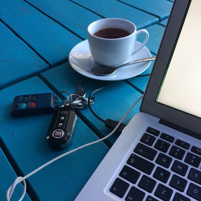 南非，荒野，车钥匙，茶，macbook，桌子，科技，电脑