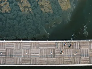 桥，人行桥，码头，降落台，人，海，步行，水