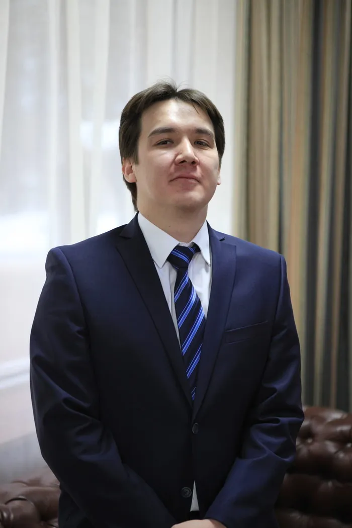 成年人、商人、商人、户外人士、男性、男性、一人、，