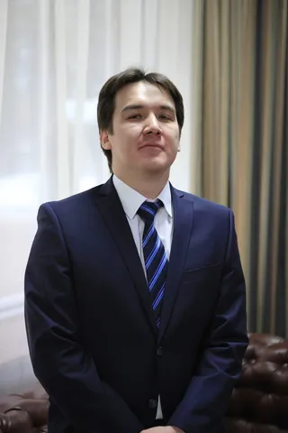 成年人、商人、商人、户外人士、男性、男性、一人、，