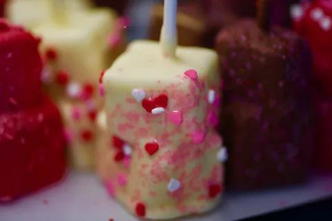 糖果、食品、糖果、甜点、软糖、巧克力、生日蛋糕、蛋糕 糖果、食品、糖果、甜点、软糖、巧克力、生日蛋糕、蛋糕