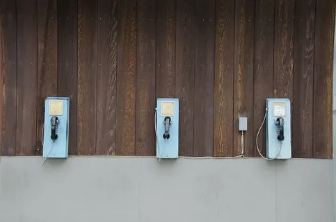 建筑、老式、付费电话、公用电话、复古、复古、墙壁、木板