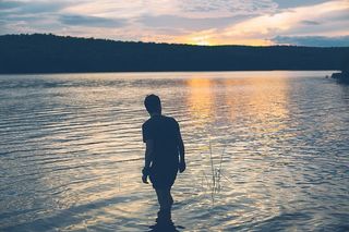 剪影照片，男人，站立，身体，水，剪影，人，距离