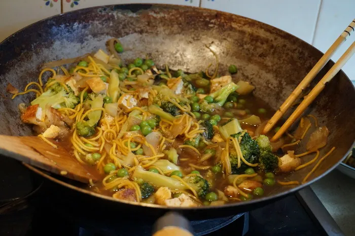 熟的，花椰菜，意大利面，肉，炒锅，炒菜，蔬菜，中国菜