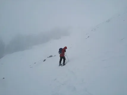 冬天，阿贝通，探索，风暴，雪，山，寒冷的温度，真实的人