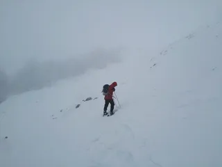 冬天，阿贝通，探索，风暴，雪，山，寒冷的温度，真实的人