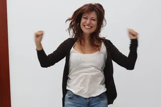 女士，穿着，白色，背心，上衣，黑色，毛衣，墙