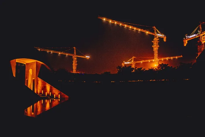 建筑起重机、建筑、建筑、轮廓、照明、城镇、大都市