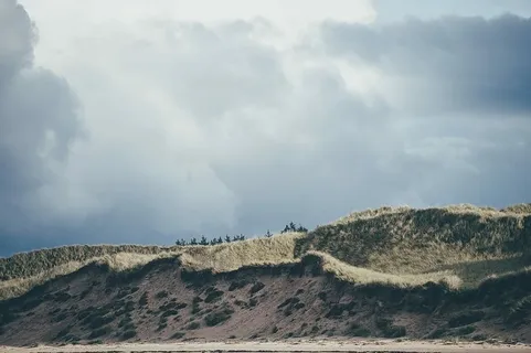 多云天的布朗山 多云天的布朗山