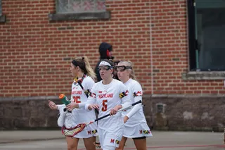 采购产品人，人，短裤，衣服，衣服，配件，配件，太阳镜