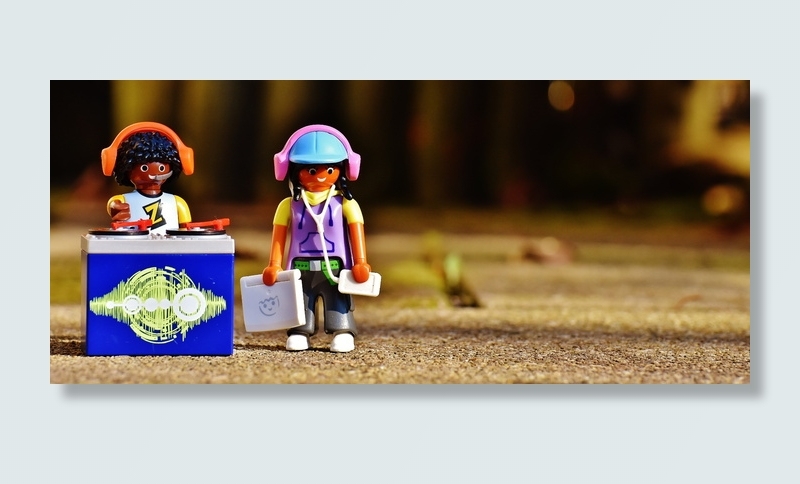 disc jockey，put plates，playmobil，figures，funny，耳机，play，玩具