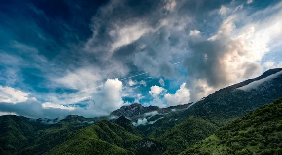 山、天空、戏剧、云、蓝天、绿色、景观、自然 山、天空、戏剧、云、蓝天、绿色、景观、自然