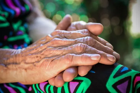 南非,马尔梅斯伯里,皱纹,手,和平,祈祷,手,人类的手 南非,马尔梅斯伯里,皱纹,手,和平,祈祷,手,人类的手